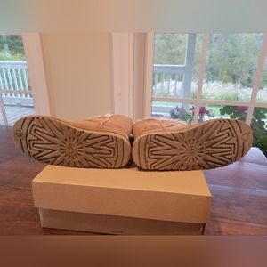 Bailey button UGG boot